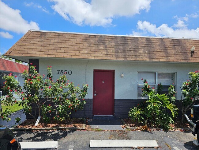 Building Photo - 7850 SW 10th Ct
