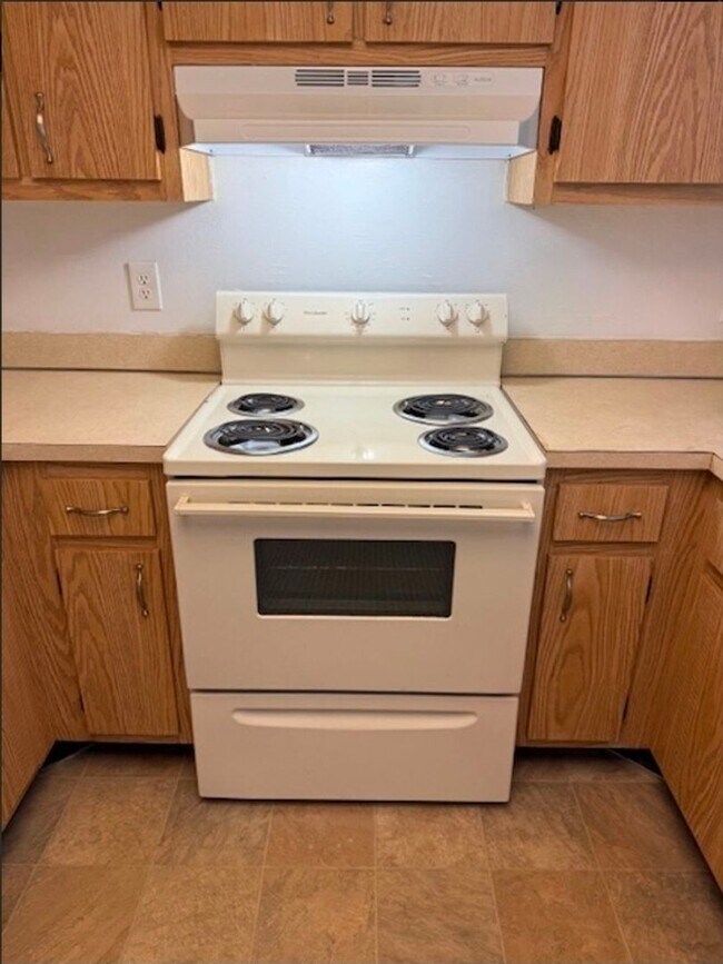 Building Photo - CORAL GARDENS 2-BEDROOM CONDO