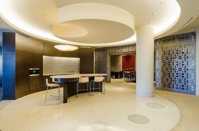 Building Photo - 10-40 Nouvelle Way