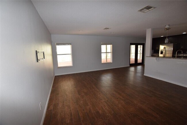 Building Photo - 1328 Karok St