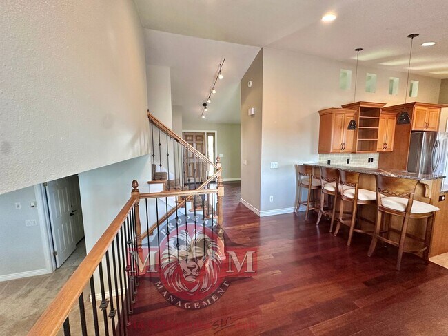 Building Photo - 4 Bed 3.5 Bath Beautiful Home In Sandy