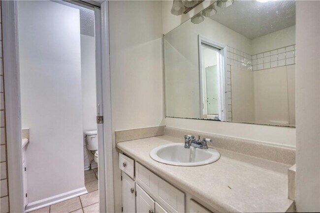 Building Photo - 2475 Nugget Dr SW