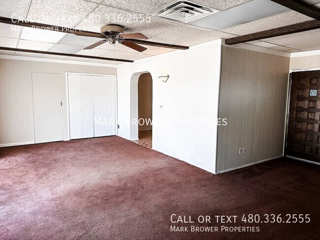 Building Photo - 2114 West Myrtle Ave