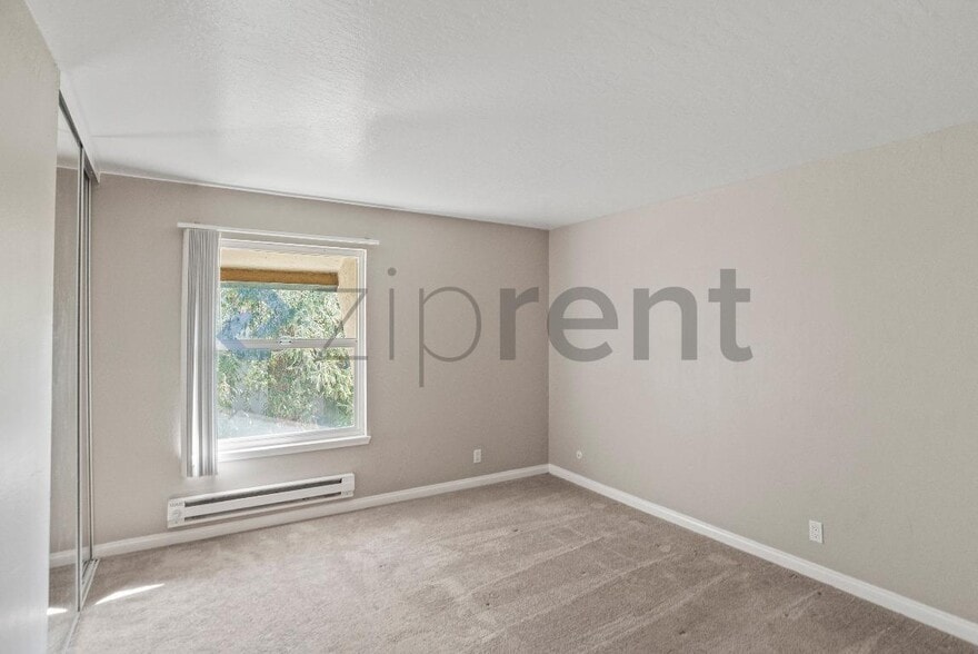 Building Photo - 1085 Murrieta Blvd