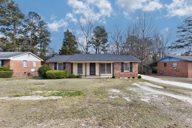 Building Photo - Newly Renovated 4BR/1.5BA Home with Large Yard + Storage Shed | Flexible Kitchen Island