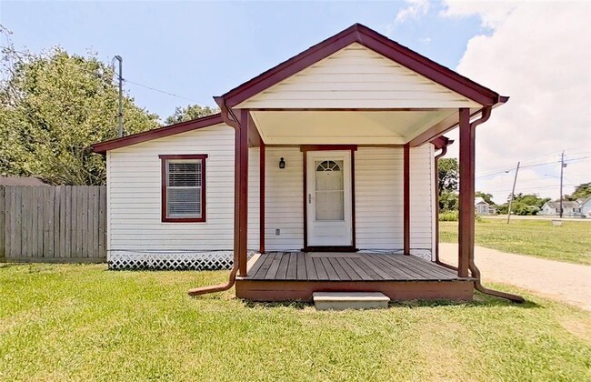 Primary Photo - 706 S Blackwell St