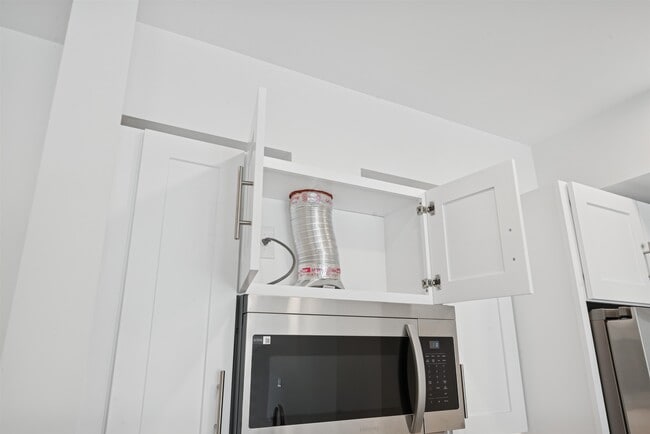 Building Photo - 32 Jones St