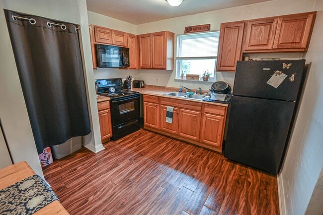 Building Photo - 809 California St