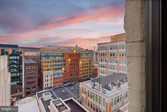 Building Photo - 916 G St NW