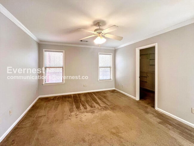 Building Photo - 3 Bed, 2 Bath Home with Garage / Available Now!