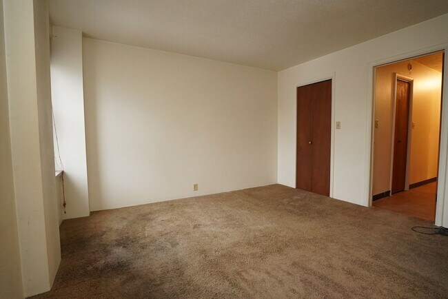 Building Photo - 310 N Michigan St