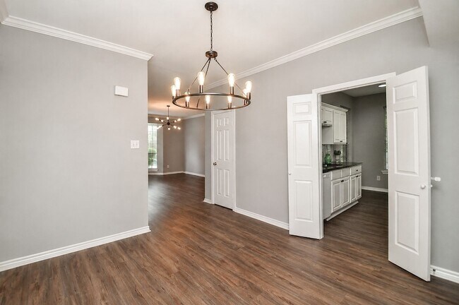 Building Photo - 2255 Braeswood Park Dr