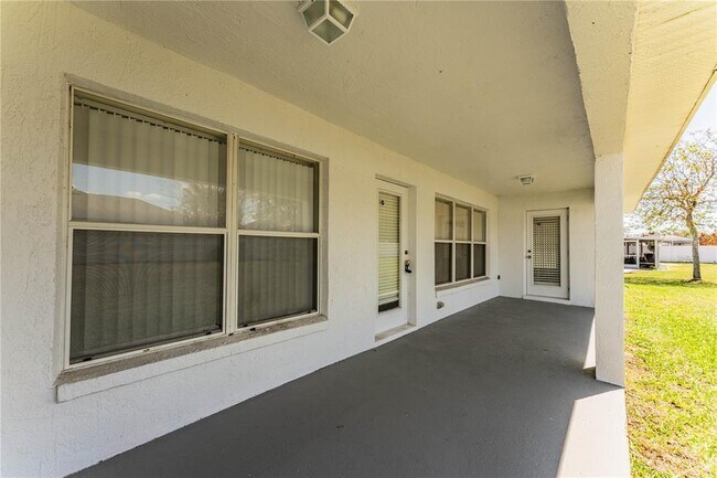 Building Photo - 233 Towhee Rd