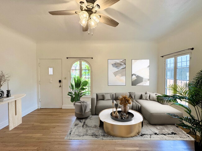 Building Photo - 221 S Gramercy Pl