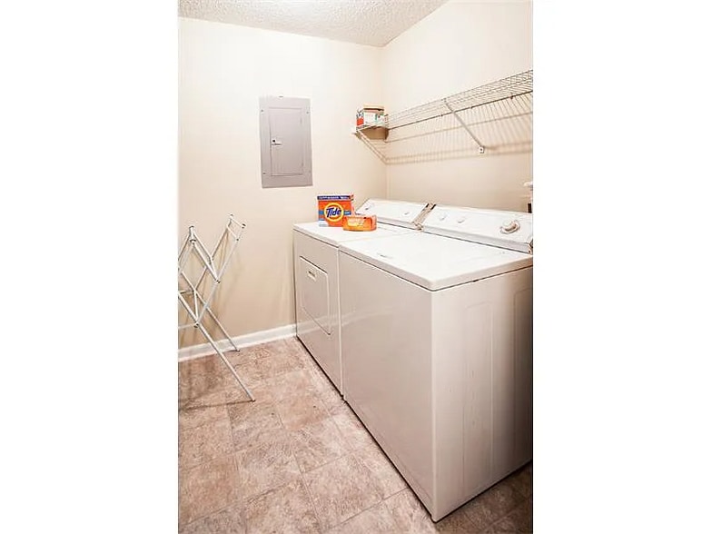 Building Photo - 5653 Bay Island Cay Rd