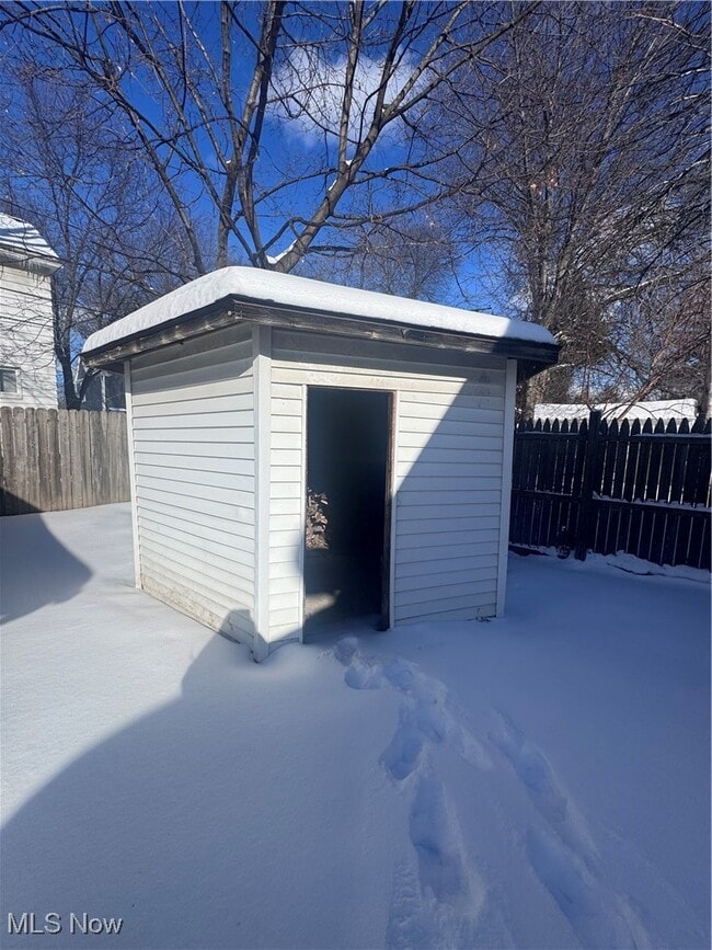 Building Photo - 2000 Forestdale Ave