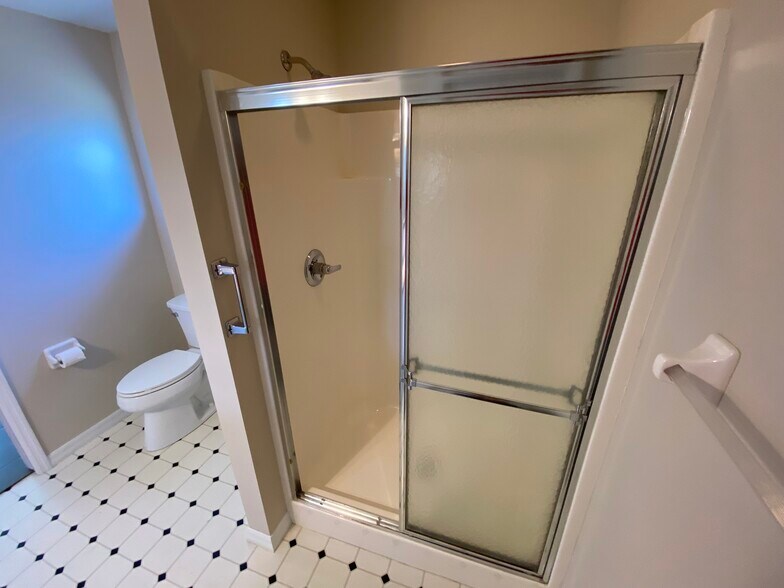 Building Photo - 9852 SW 196th Avenue Rd