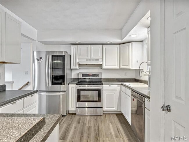 Building Photo - 217 Jubaka Dr