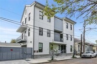 Building Photo - 3431 Chartres St