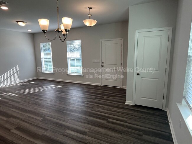 Building Photo - 381 Fosterton Cottage Wy