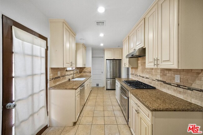 Building Photo - 5227 Etheldo Ave