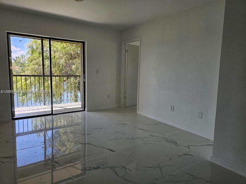 Building Photo - 6565 W 26th Dr