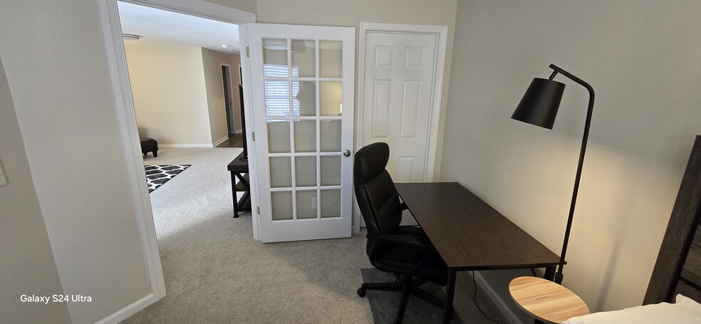 Building Photo - 14423 Hamletville St