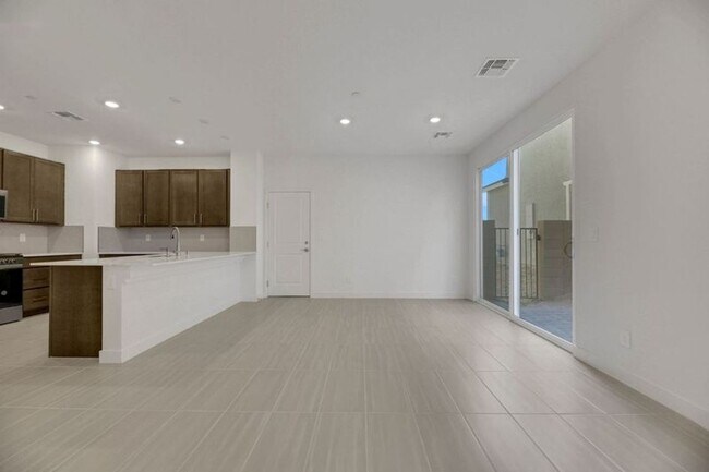 Building Photo - 4-Bedroom Home in Inspirada