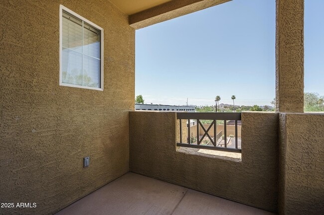 Building Photo - 18250 N Cave Creek Rd