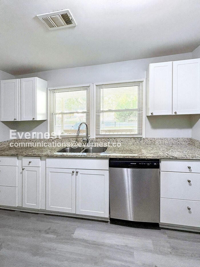 Building Photo - 5404 Bryant Blvd