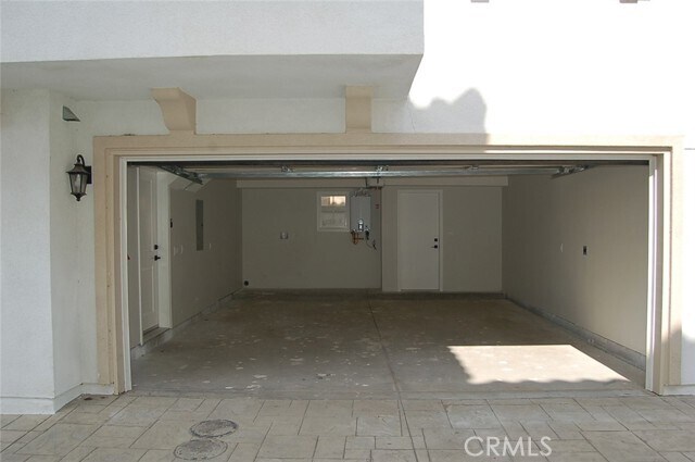Building Photo - 425 W Duarte Rd