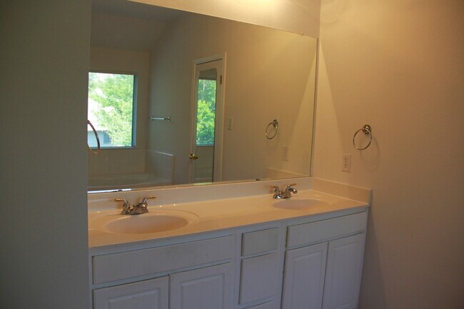 Building Photo - NORTH -   Harris Ridge SBDV