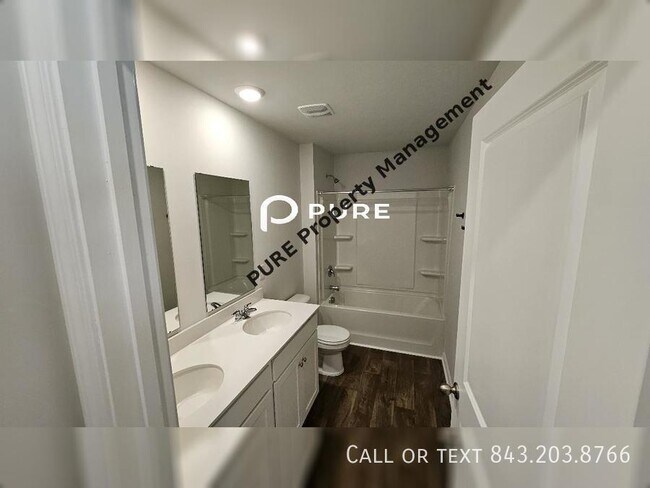 Building Photo - Downstairs Master - 5 BEDROOM HOME Berkele...