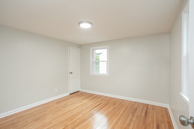 Building Photo - 306 Winona Blvd