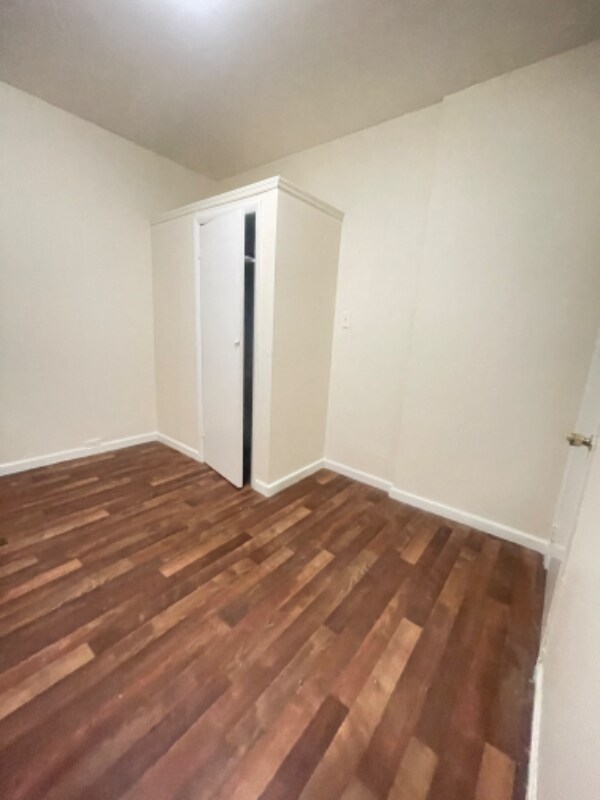 Building Photo - 1061 E 92nd St