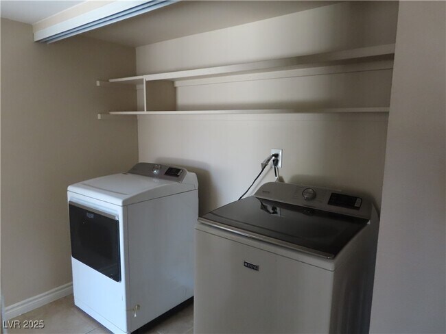 Building Photo - 5071 Orinda Ave