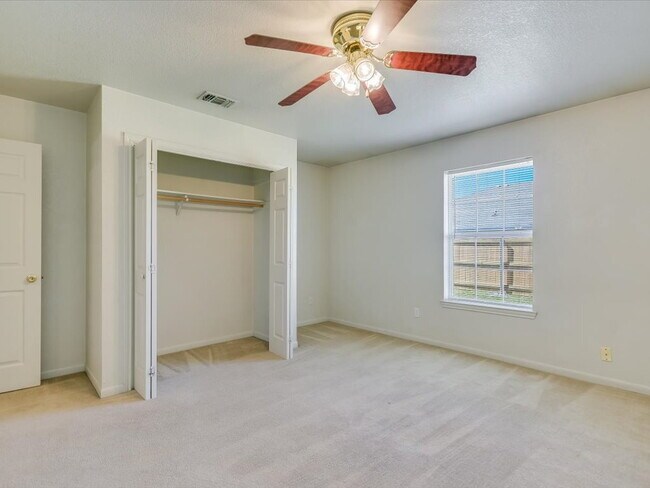 Building Photo - 3805 El Paso Dr