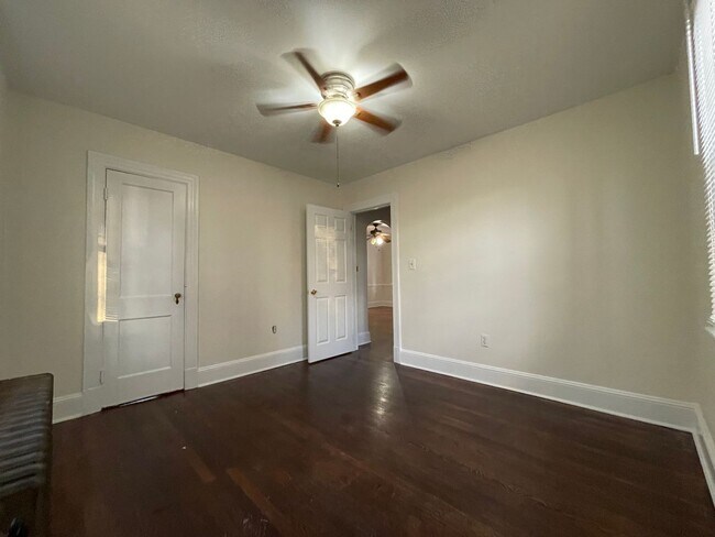 Building Photo - Cape cod home in Colonial Heights