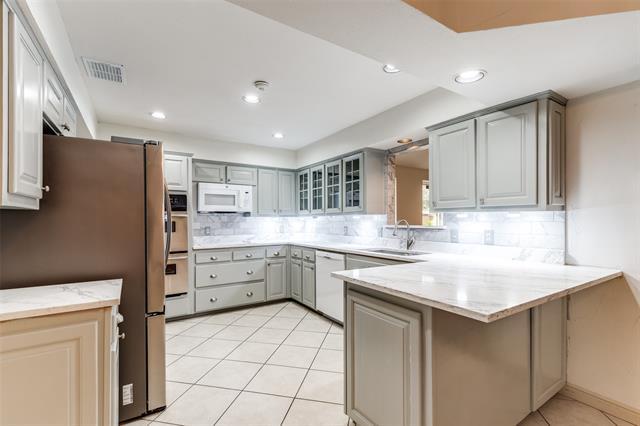 Building Photo - 10009 Chimney Hill Ln