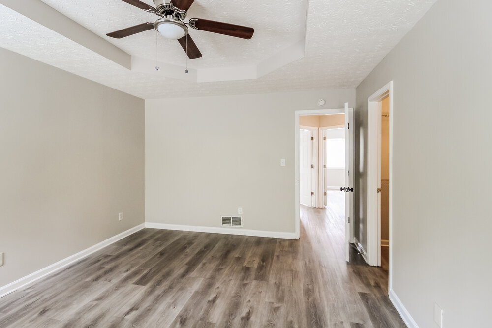 Building Photo - 121 River Trace Ct