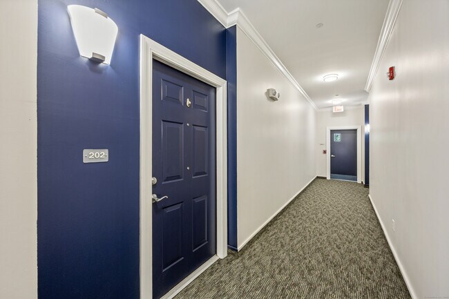 Building Photo - 1 King Philip Dr