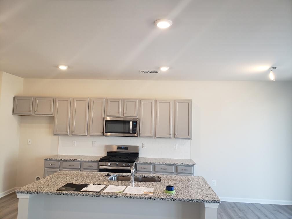 Building Photo - Room in House on Maylen Trace