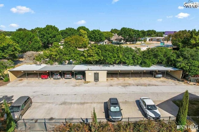 Building Photo - 3701 Southmoor Ln