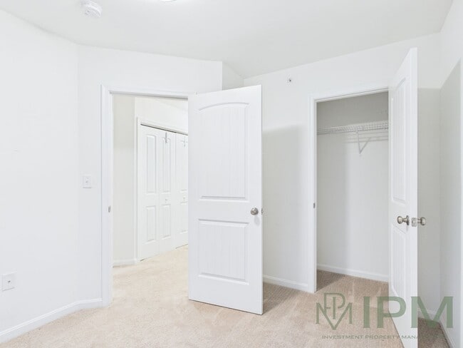 Building Photo - Dallastown Schools! Available Now! Beautif...