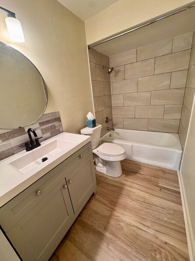 Building Photo - 9235 E 32nd St