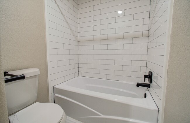 Building Photo - 712 Player Ct