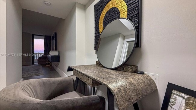 Building Photo - 2000 Island Blvd