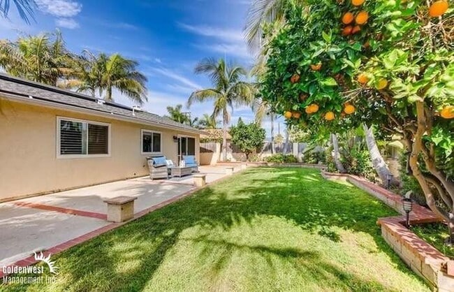 Building Photo - Beautiful 3Bdm 2Ba Unfurnished Home with Lush Backyard in Vista!