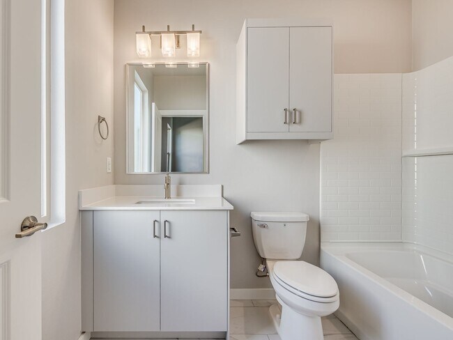 Building Photo - Beautiful New Construction Home in Edmond/...