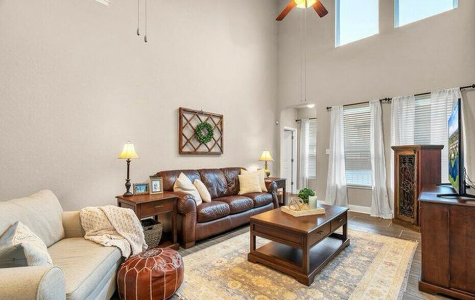 Building Photo - 630 Hollimon Pky